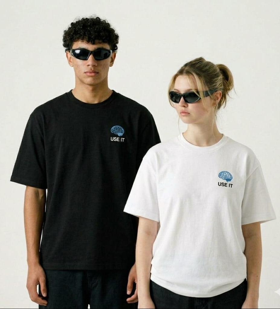 USE IT- Tee X Black